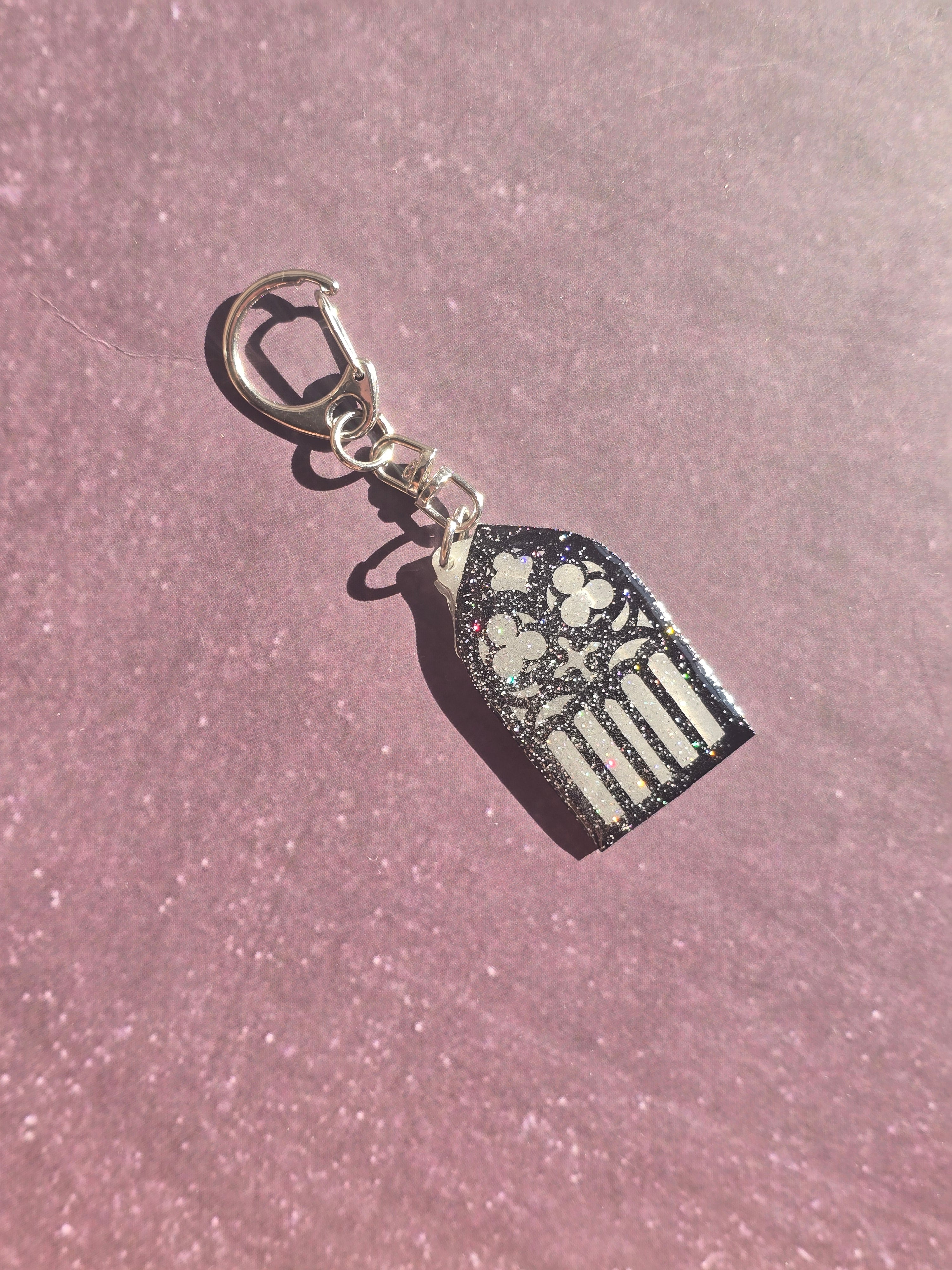 Cathedral Window Zipper Pull